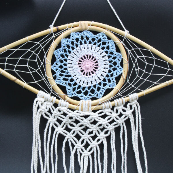 Second image of Atrapasueños - Med Macramé Eye Azul / Blanco / Rosa