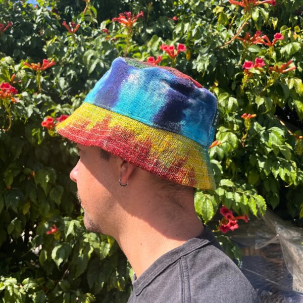 Second image of Sombrero de festival boho de cáñamo y algodón con parches - Tiedye