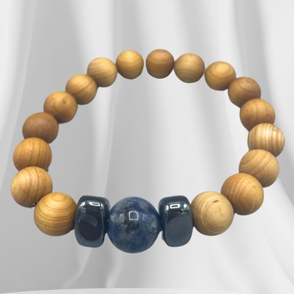 Second image of Pulsera de Cedro - Chakra Garganta - Sodalita