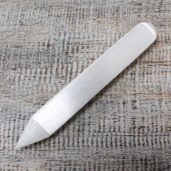 Second image of Varita de selenita - 16 cm (Ambos extremos punta)