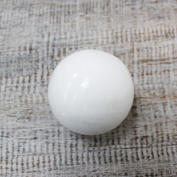 Second image of Selenita Esfera - 5-6 cm