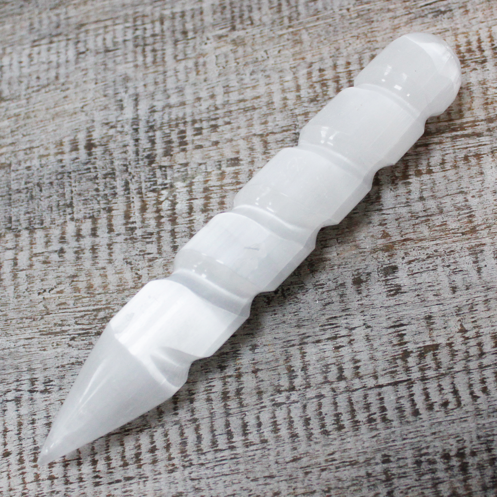 Second image of Varita Espiral de Selenita - 16 cm (Ambos extremos punta)