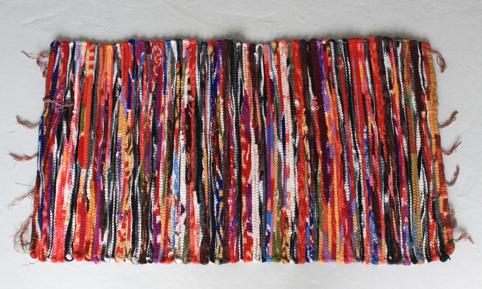 Second image of Alfombra pequeña de trapo - 50x90cm