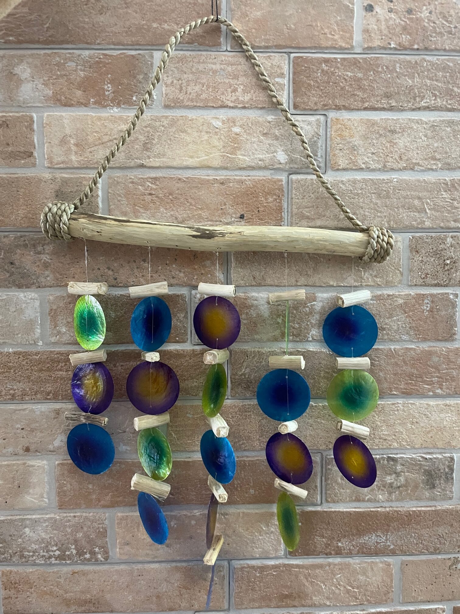 Second image of Carillón de madera flotante - Verde y morado