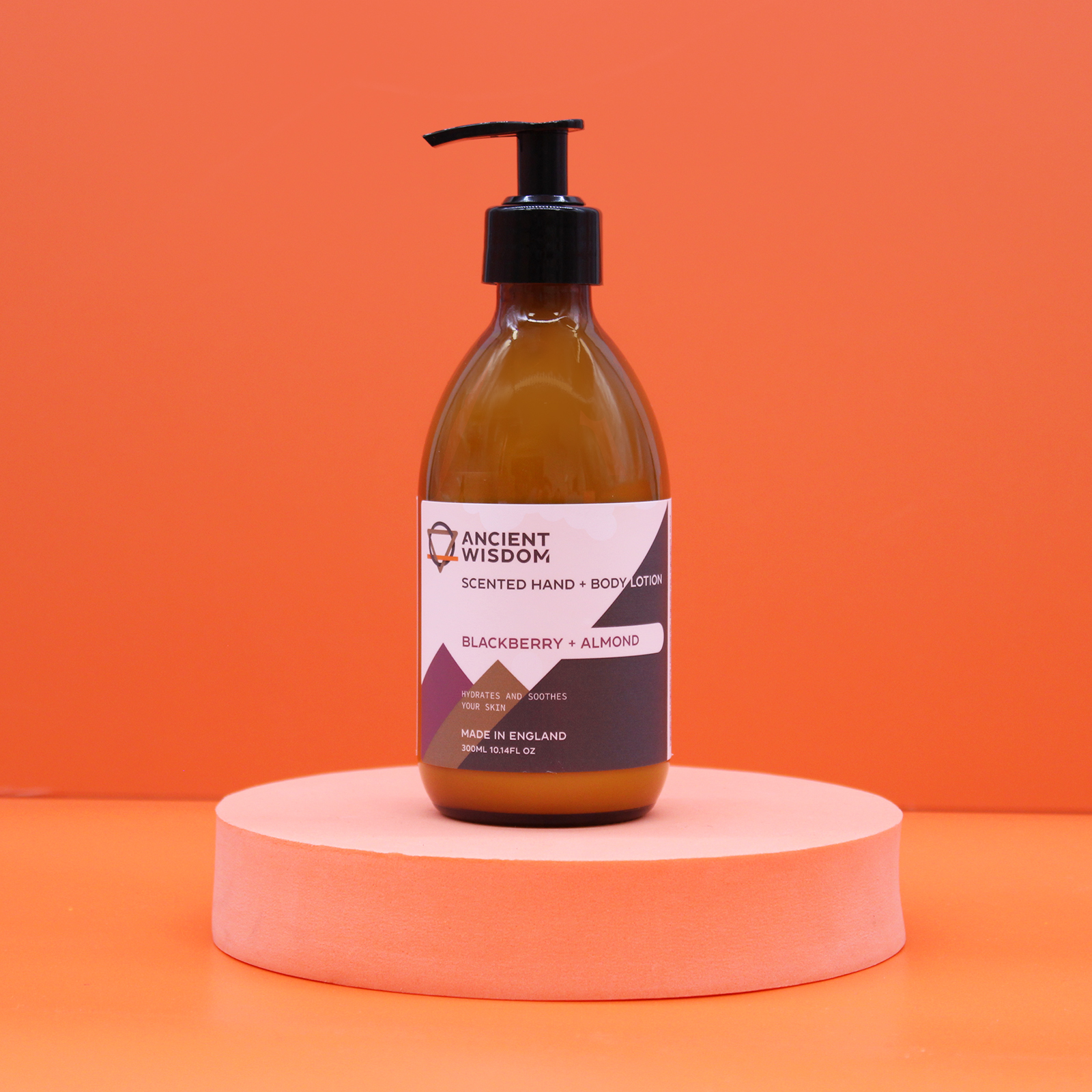 Second image of loción corporal - mora y almendra 300ml