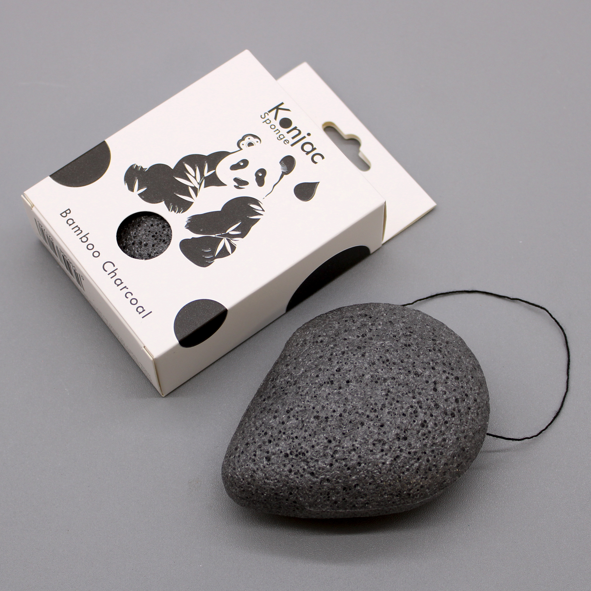 Second image of Esponja Facial Konjac - Carbón de Bambú - Antibacterial