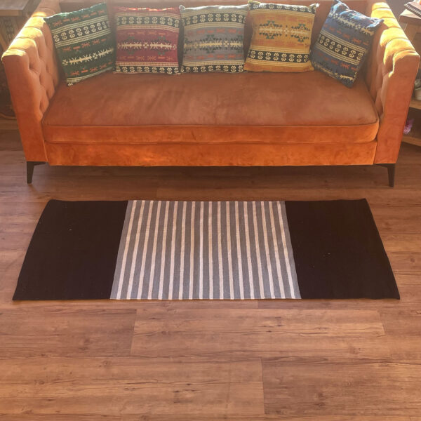 Second image of Alfombra India de Algodón - 70x170cm - Negro / Gris
