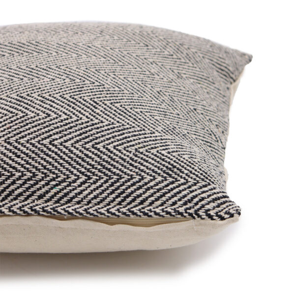 Second image of Funda de Cojín Clásico - Chevron Gris - 40x40cm