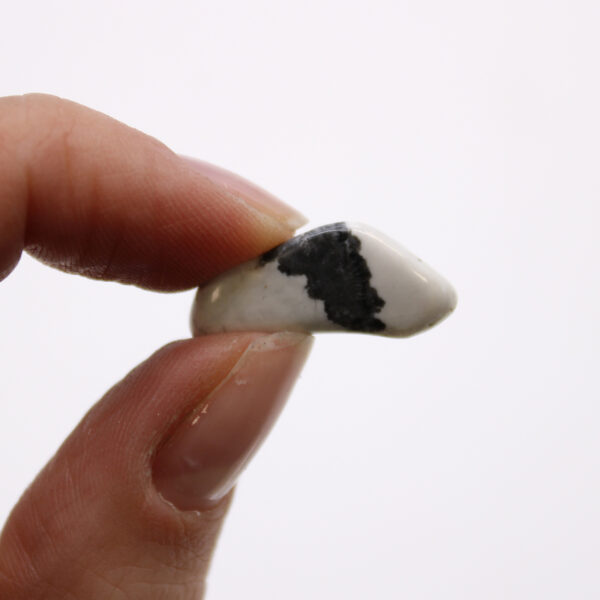 Second image of Pequeñas piedras africanas - Howlita blanca - Magnesita