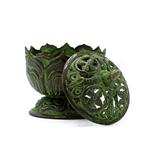 Second image of Quemador de Incienso Tibetano de Latón Verdigris - Loto Pequeño