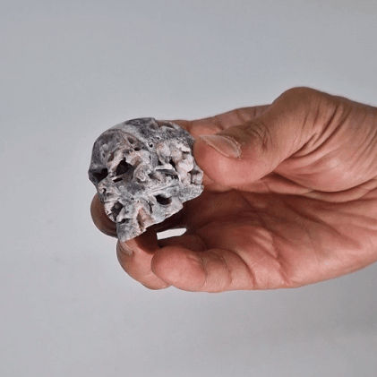 Second image of Craneo Tallado en Geodas de Calcita - (Aprox 4,5 cm)