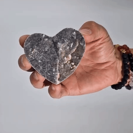Second image of Corazones Grandes de Calcita (aprox 6,5-8,5 cm)