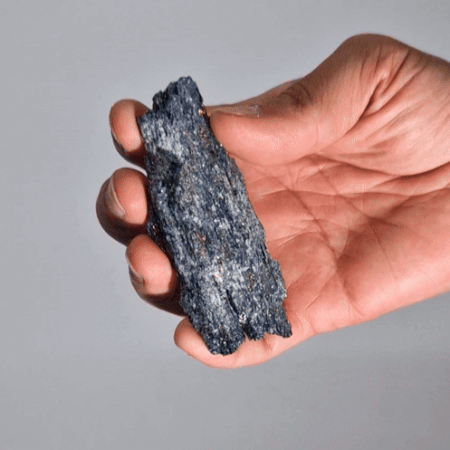Second image of Titanio Natural Mejorado - Piedra de los Siete Chakras (aprox 40-80gm 7-10cm)