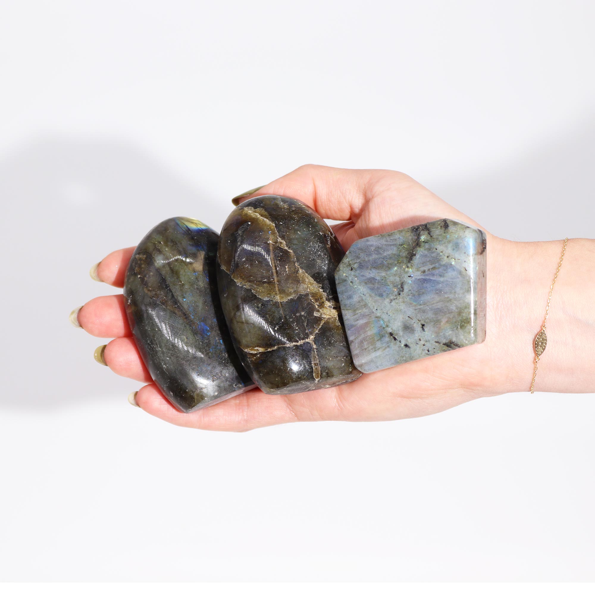 Second image of Piedras de Labradorita de Madagascar - Tumba (aprox 80-168g 40-60mm)