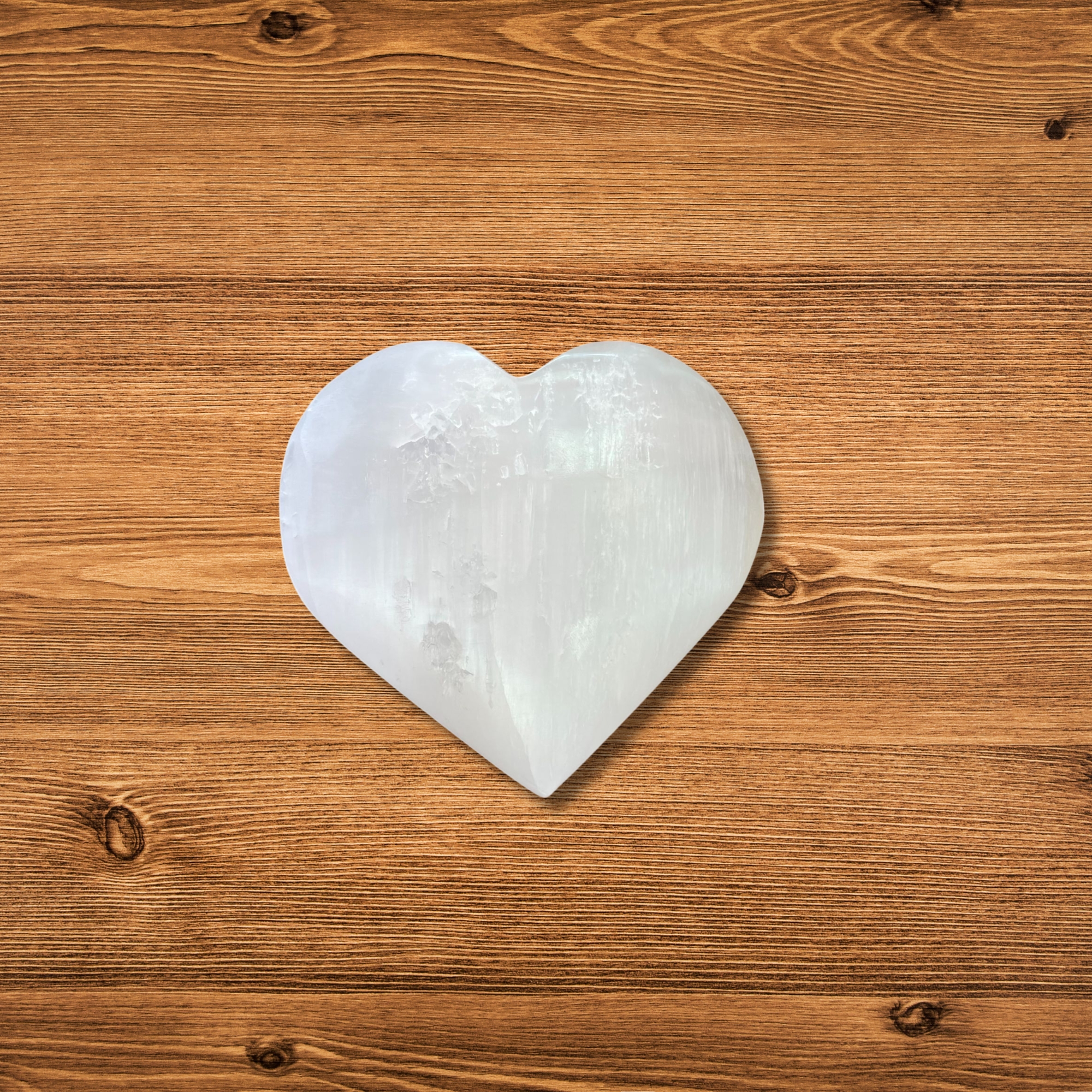 Second image of Corazón de selenita - 10 cm