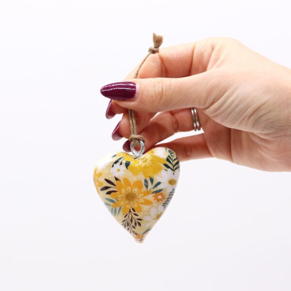 Second image of Corazon de madera decorativo Grande - Amarillo Floral
