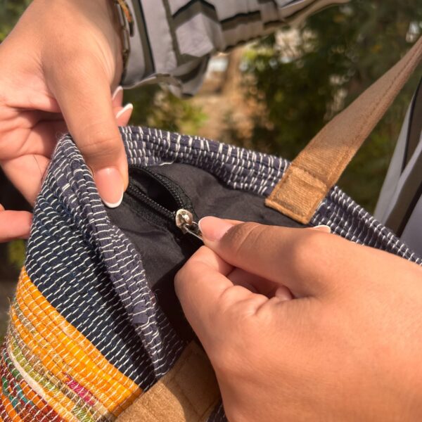 Second image of Bolso Grande de Tapetes Reciclados - Sombras de setas