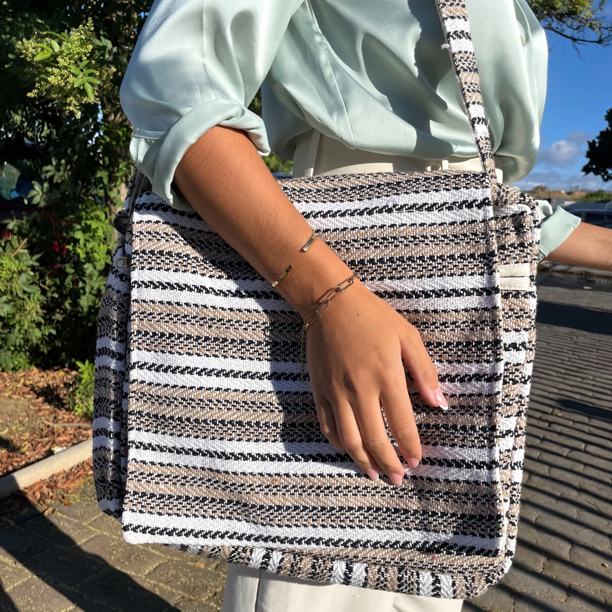 Second image of Bolso para Portátil Soft Banjar - Crema y Gris