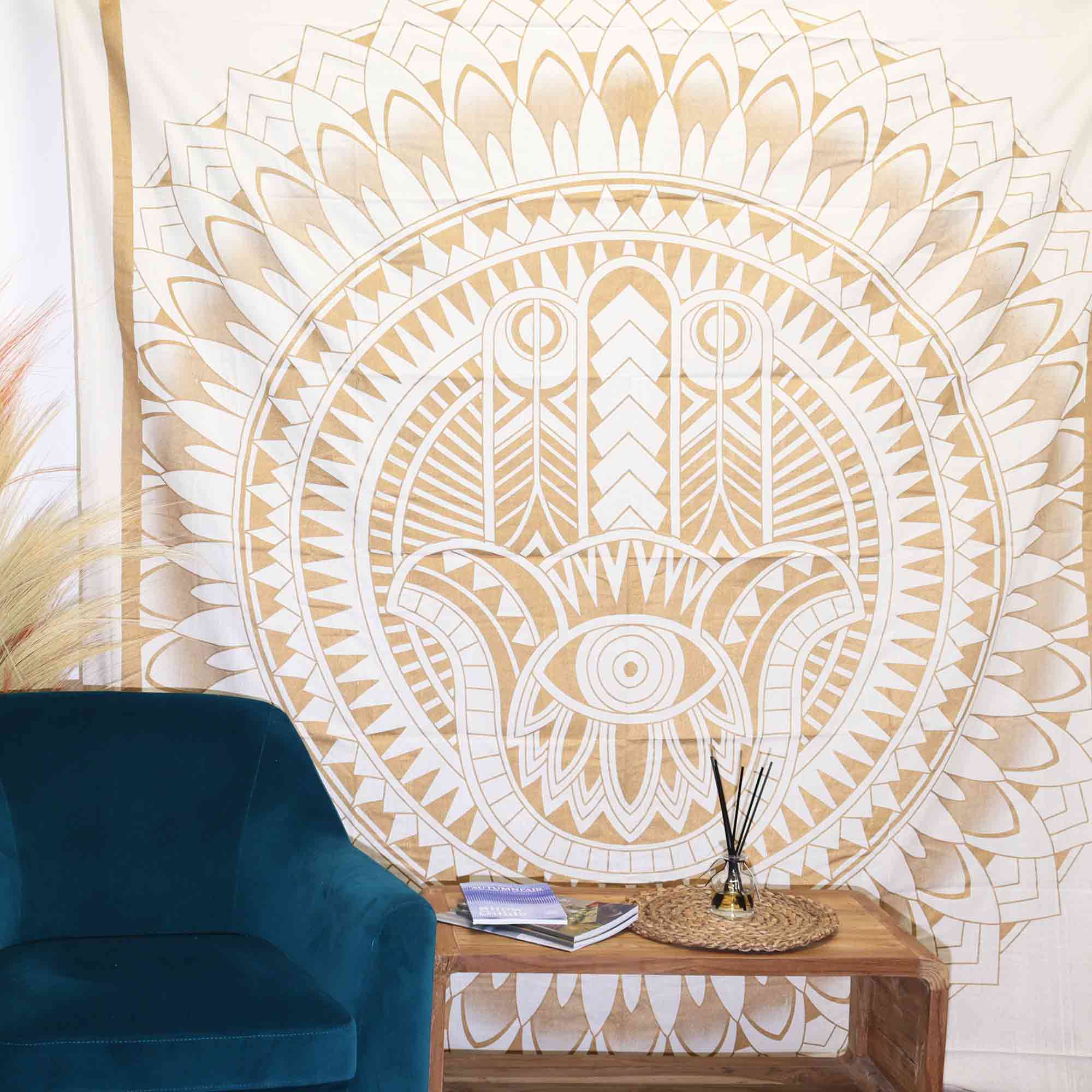 Second image of Colcha Doble de Algodón + Colgante de Pared - Hamsa - Oro Blanco
