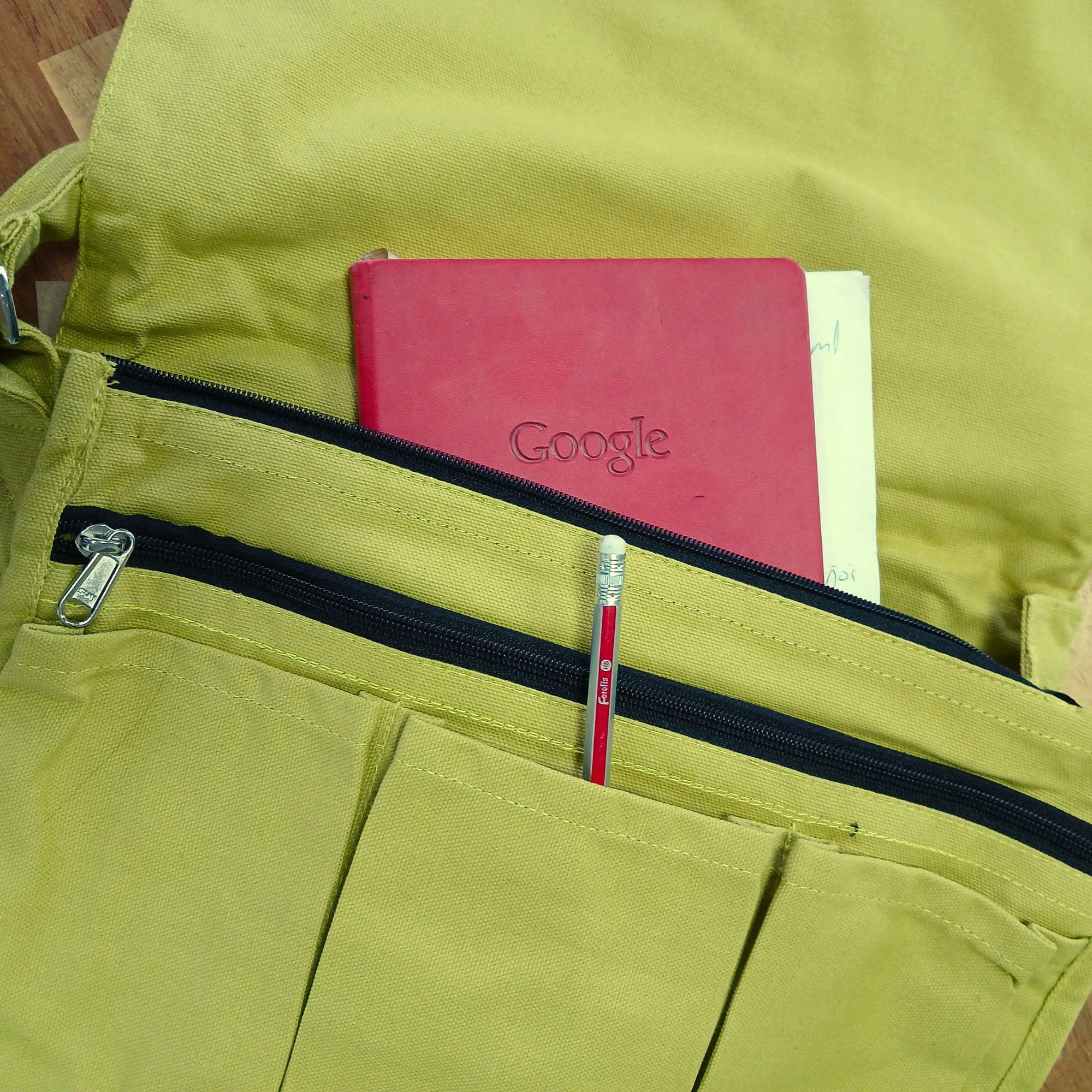 Second image of Bolsa Mensajera de Algodón Lona para Portátil - Mostaza