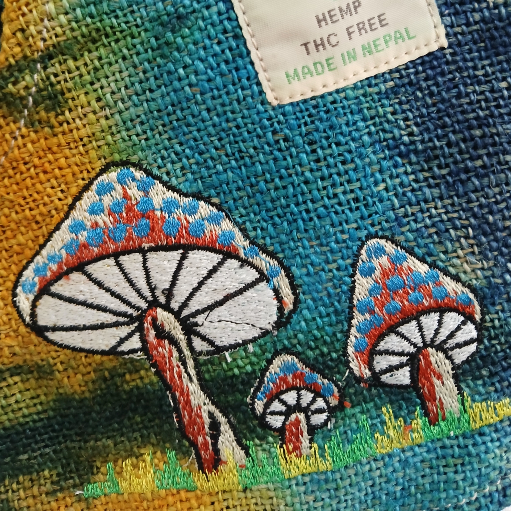Second image of Bolso de Fiesta con Bordado de Cáñamo - Hongos Verdes