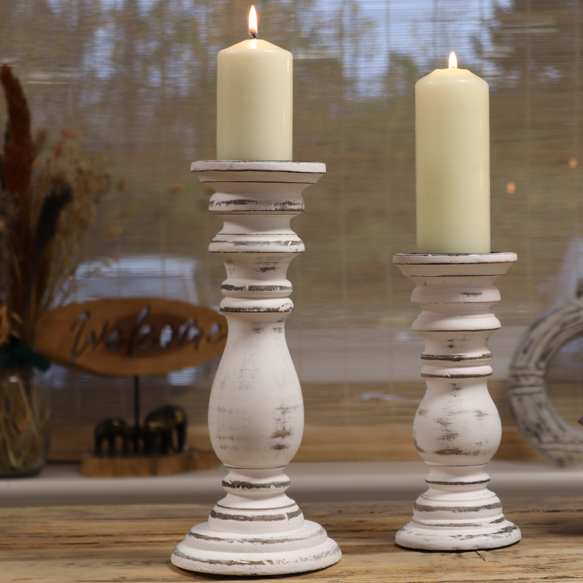 Second image of Candelabro clásico - Blanco - 23x10cm - Pequeño