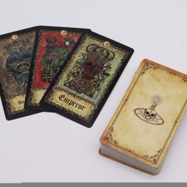 Second image of Cartas de Tarot con Libro Guía - Requiem Arcana