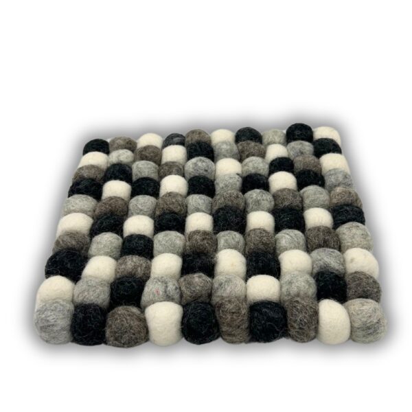 Second image of Mantel individual cuadrado de bolas de fieltro - 20 cm, color gris multicolor