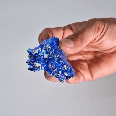 Second image of Cuarzo Natural Mejorado Mediano - Aura Aqua Halo Quartz (aprox 100-150gm 7-10cm)