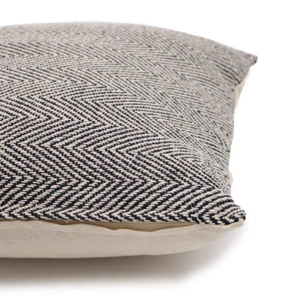 Second image of Funda de Cojín Clásico - Chevron Gris - 40x40cm