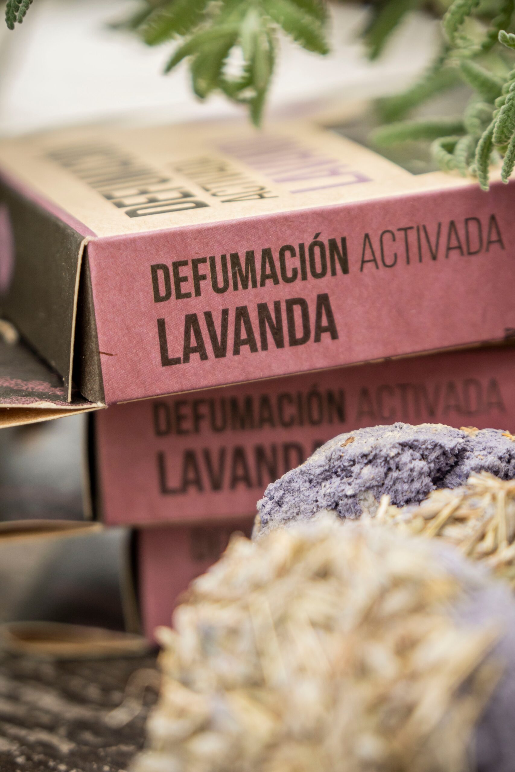 Second image of Pastillas de Incienso en Resina X 4 Lavanda