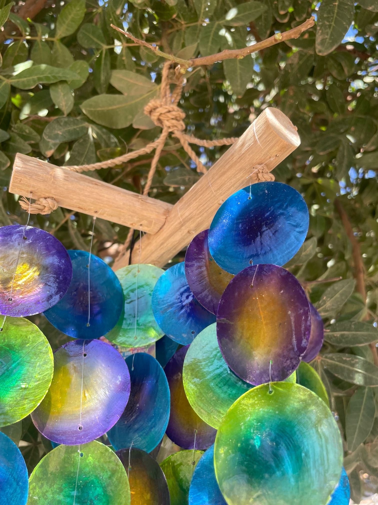 Second image of Carillón de madera - Cruz - Verde y morado