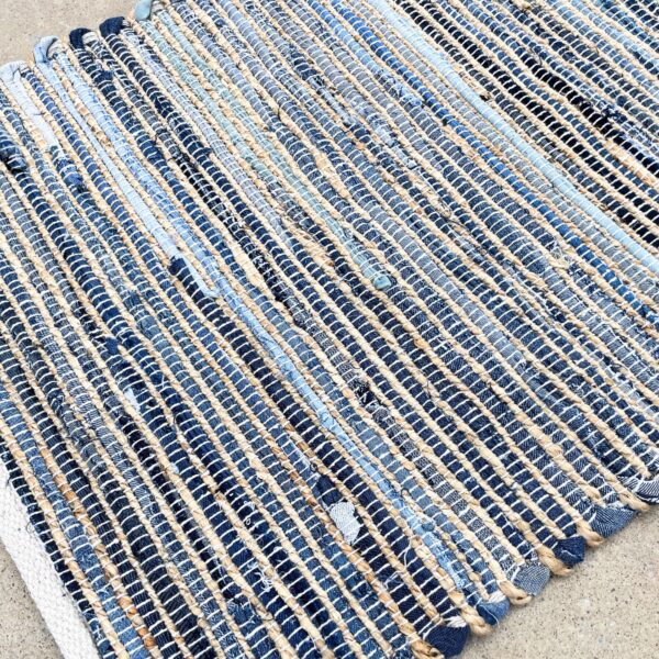 Second image of Alfombra pequeña de yute de algodón reciclado - 50x90cm - Azul