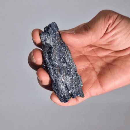 Second image of Titanio Natural Mejorado - Piedra de los Siete Chakras (aprox 40-80gm 7-10cm)