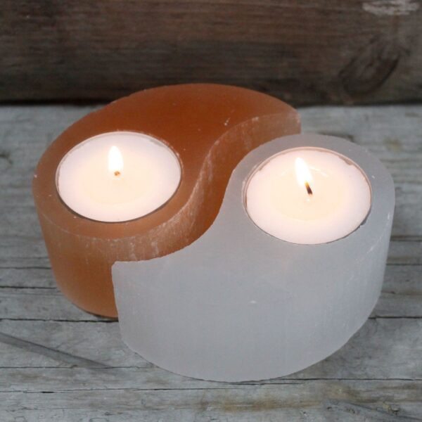 Second image of Candelabro Selenite Yin Yang