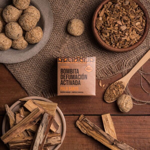 Second image of Caja de 8 Bombitas de Incienso Palo Santo