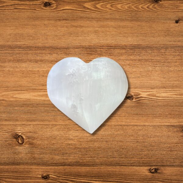 Second image of Corazón de selenita - 10 cm