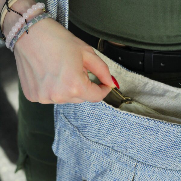 Second image of Bolso de Dos Bolsillos Tonos Naturales- Vaquero Denim- Mediano