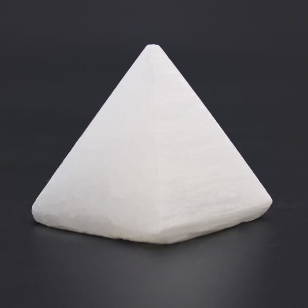 Second image of Pirámide de selenita - 5 cm