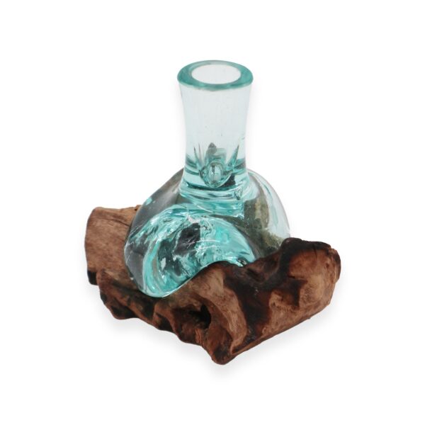 Second image of Florero pequeño de vidrio fundido sobre madera