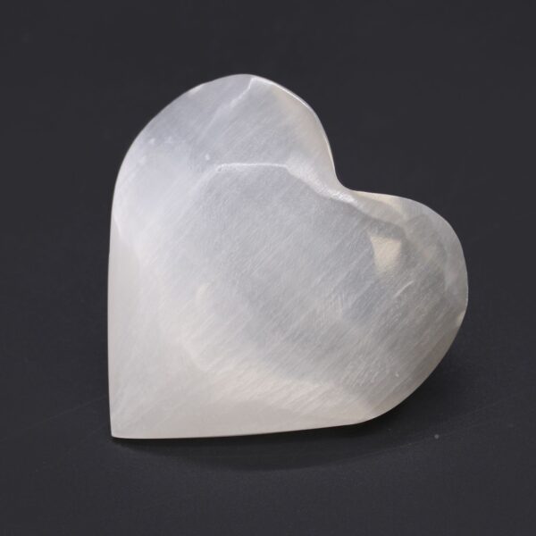 Second image of Corazón de selenita - 7-8cm