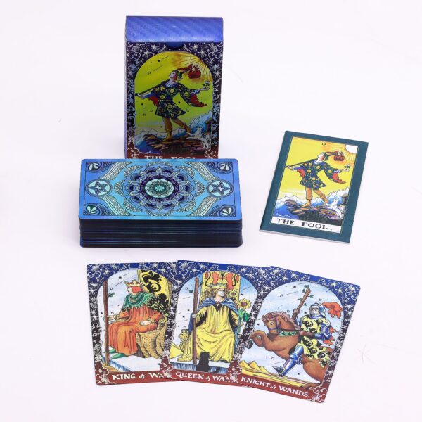 Second image of Conjunto de cartas de Tarot con foil azul - Mandala - con folleto