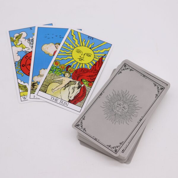Second image of Cartas de Tarot con Libro Guía - Arcanos Tradicionales