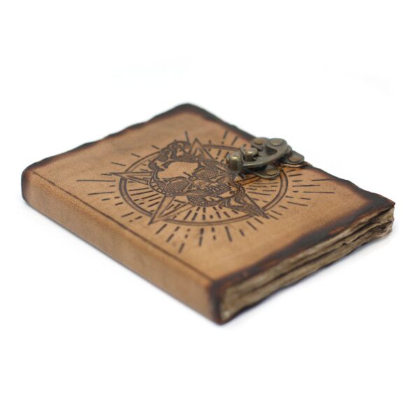 Second image of Cuaderno de Cuero Pentágono y Calavera Hojas quemadas