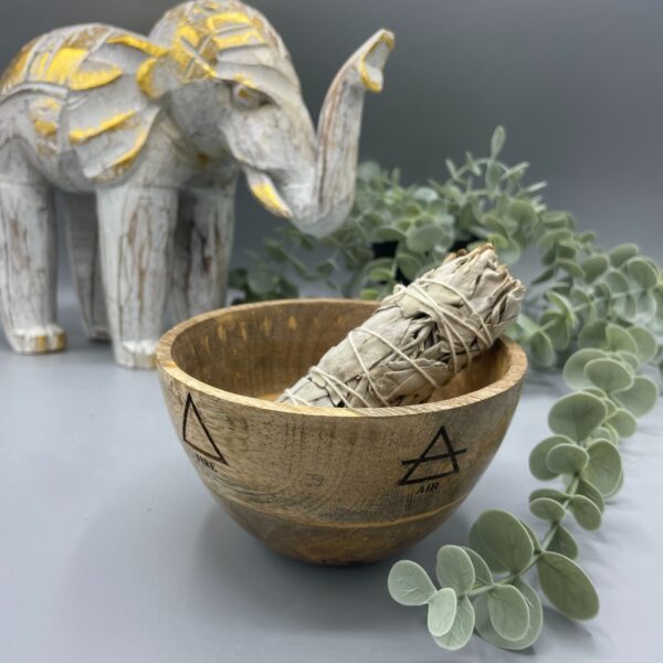 Second image of Cuenco de Madera para Ofrendas y Rituales - Los Cuatro Elementos - 11x7cm