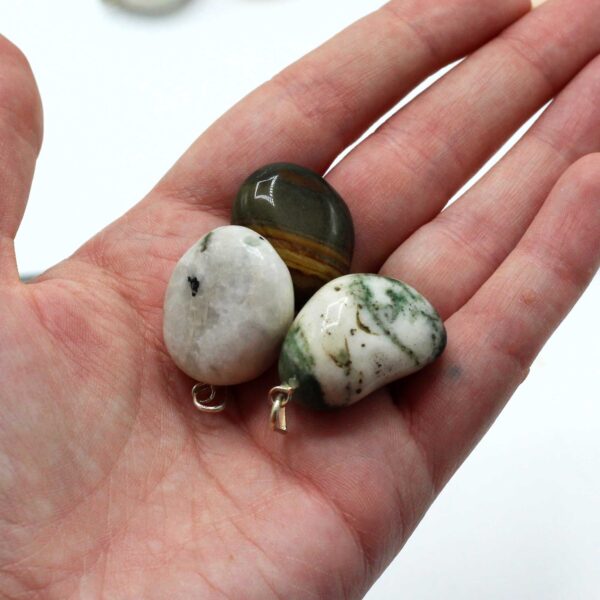 Second image of 20x Colgantes Mixtos de Cristal Plateado y Piedras Talladas