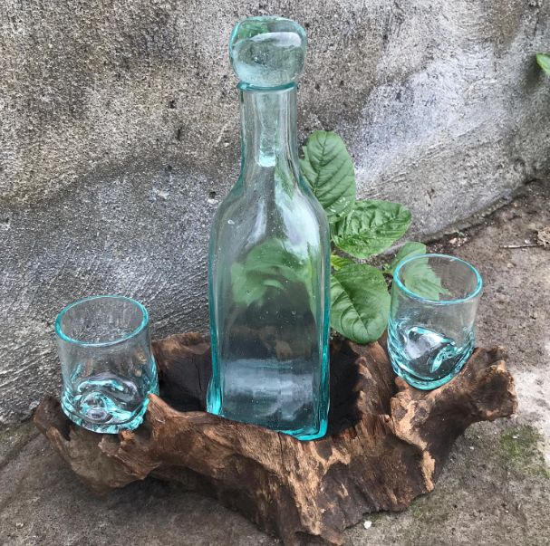 Second image of Vidrio Fundido Sobre Madera - Set Whisky