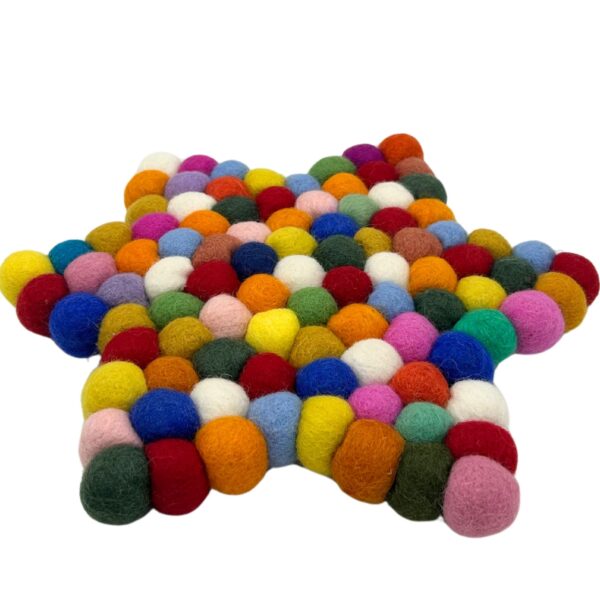 Second image of Tapete central de estrella de fieltro - 38 x 18 cm, multicolor