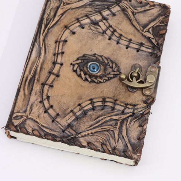 Second image of Cuaderno Marrón Ojo Maligno con Bordes Desgastados