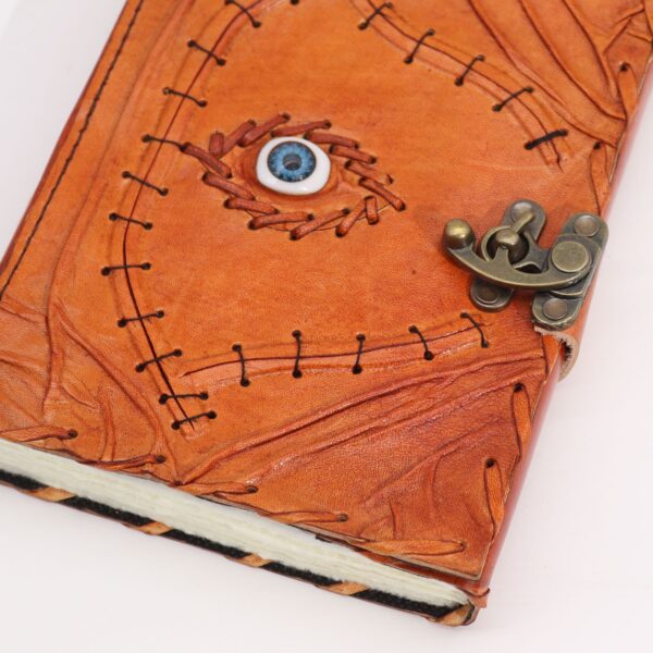 Second image of Cuaderno Marrón Claro Ojo Maligno con Bordes Desgastados